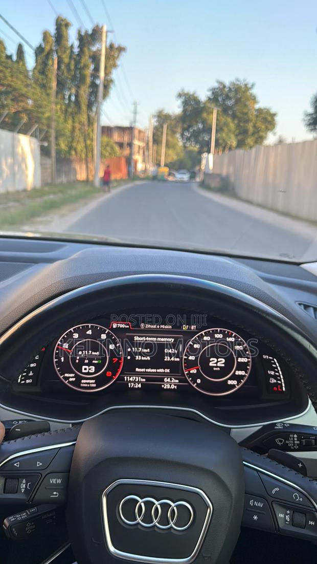 Audi Q7 2018 Black