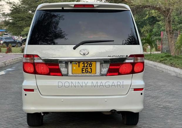 Toyota Alphard 2004 White