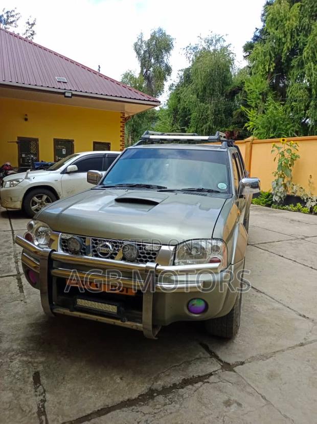 Nissan Navara 2005 Silver