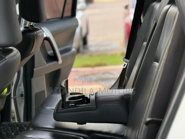Toyota Land Cruiser Prado 2.8 2021 White