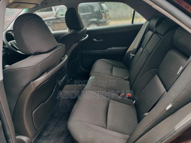 Toyota Crown 2010 Burgundy