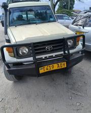 Toyota Land Cruiser 2010 White for sale