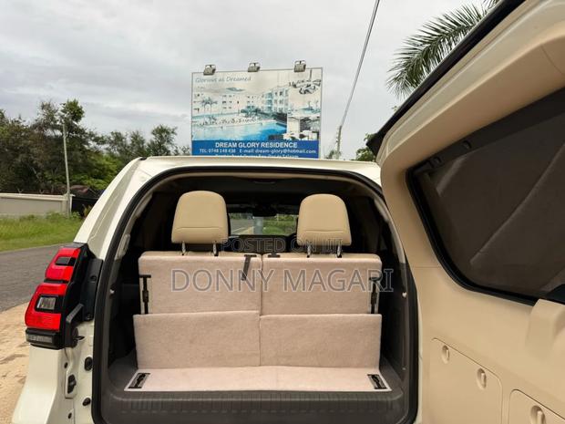 Toyota Land Cruiser Prado 2022 White