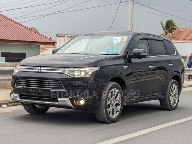 Mitsubishi Outlander ES 4dr SUV (2.4L 4cyl CVT) 2015 Black