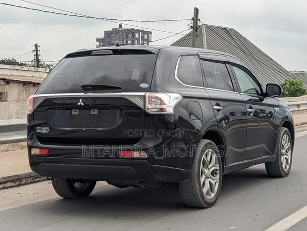Mitsubishi Outlander ES 4dr SUV (2.4L 4cyl CVT) 2015 Black