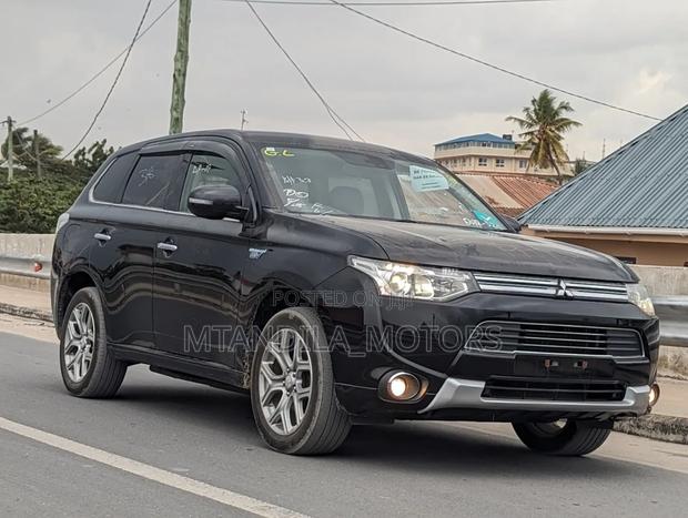 Mitsubishi Outlander ES 4dr SUV (2.4L 4cyl CVT) 2015 Black