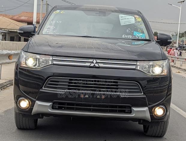 Mitsubishi Outlander 2.0 PHEV AWD 2014 Black