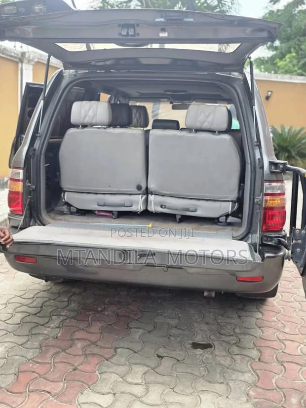 Toyota Land Cruiser 4x4 2004 Beige