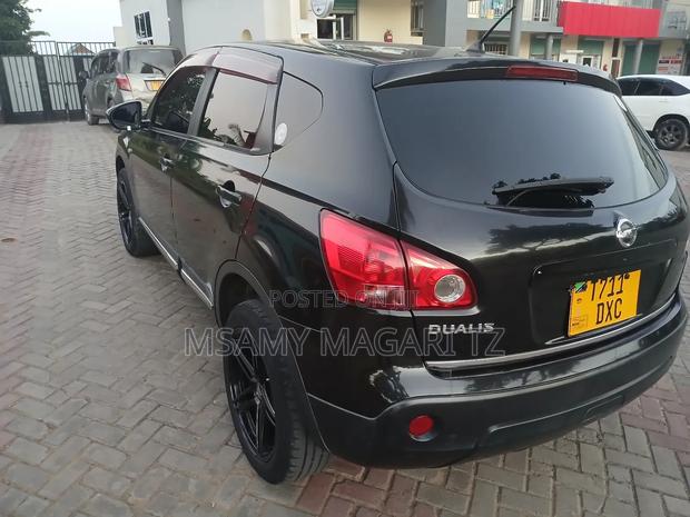 Nissan Dualis 2011 Black