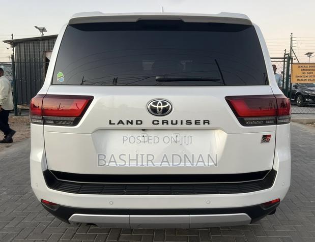 Toyota Land Cruiser 2023 Pearl