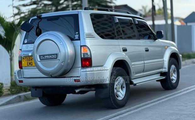 Toyota Land Cruiser Prado 2002 Silver
