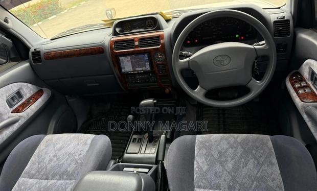 Toyota Land Cruiser Prado 2002 Silver