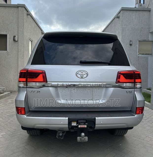 Toyota Land Cruiser 2018 Silver