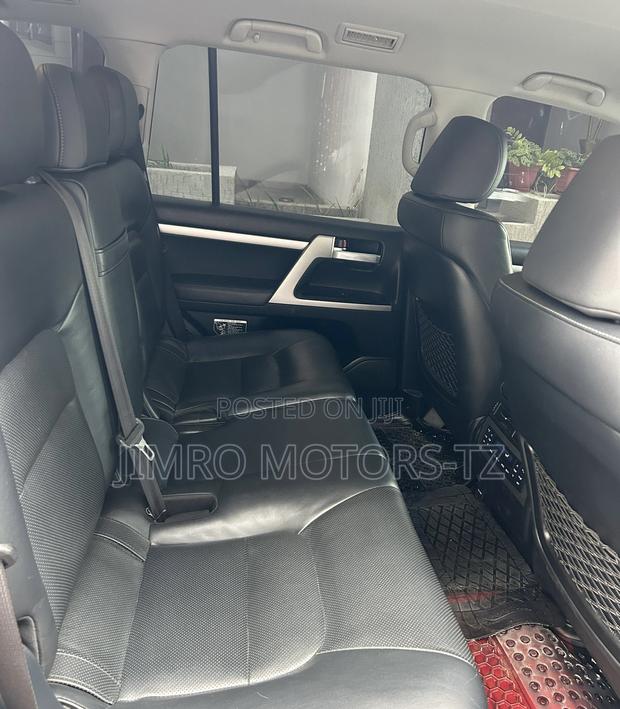 Toyota Land Cruiser 2018 Silver