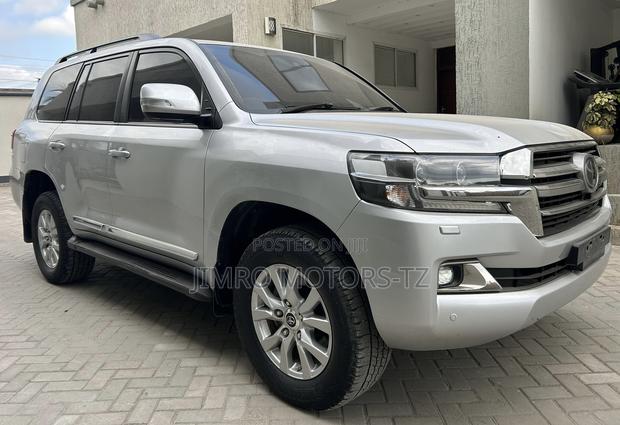 Toyota Land Cruiser 2018 Silver