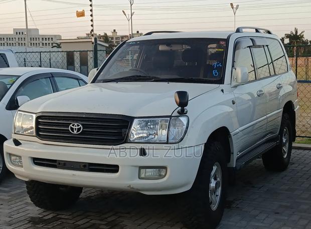 Toyota Land Cruiser 2007 White