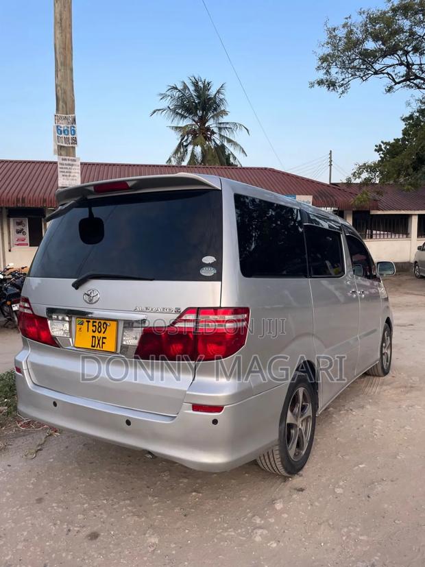 Toyota Alphard 2006 Silver