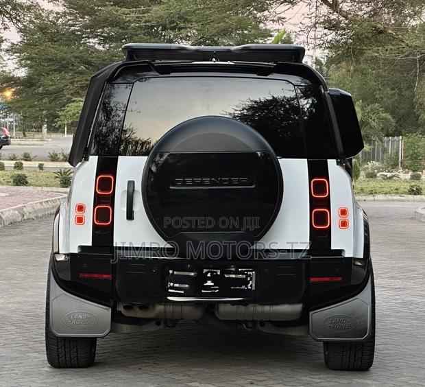 Land Rover Defender 2022 White