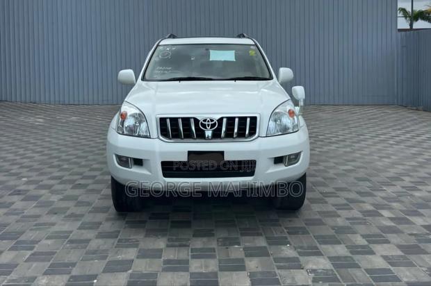Toyota Land Cruiser Prado 2004 White