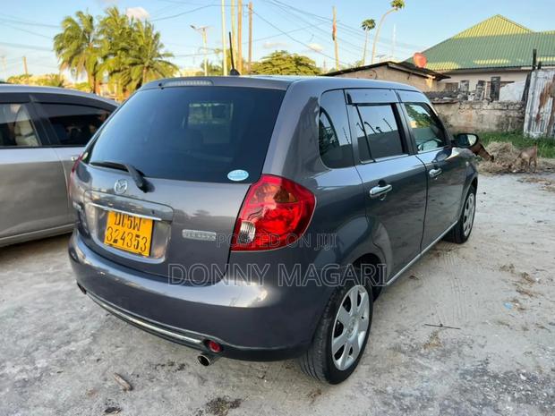 Mazda Verisa 2011 Gray
