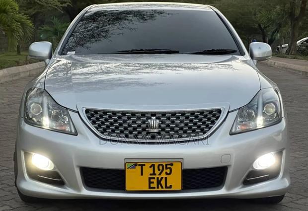 Toyota Crown 2009 Silver