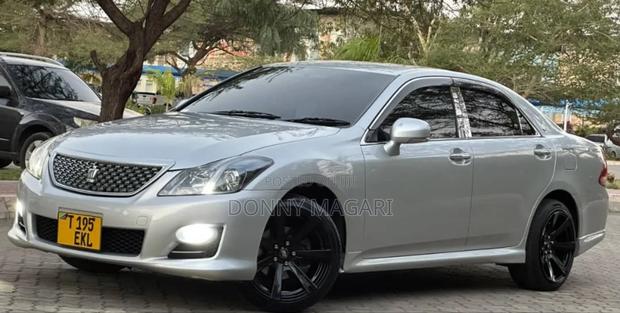 Toyota Crown 2009 Silver