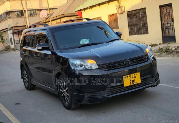 Toyota Corolla Rumion 2012 Black