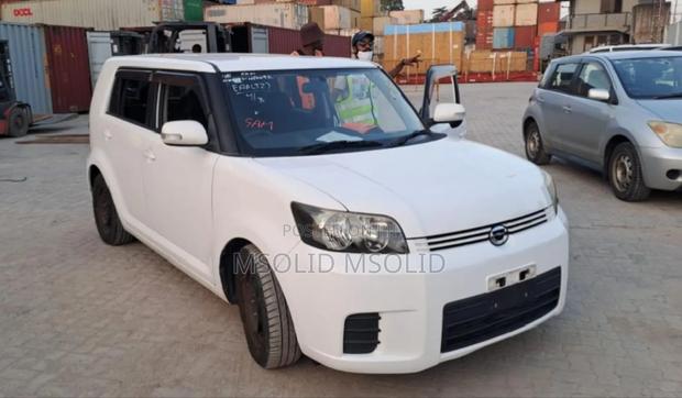 Toyota Corolla Rumion 2008 White
