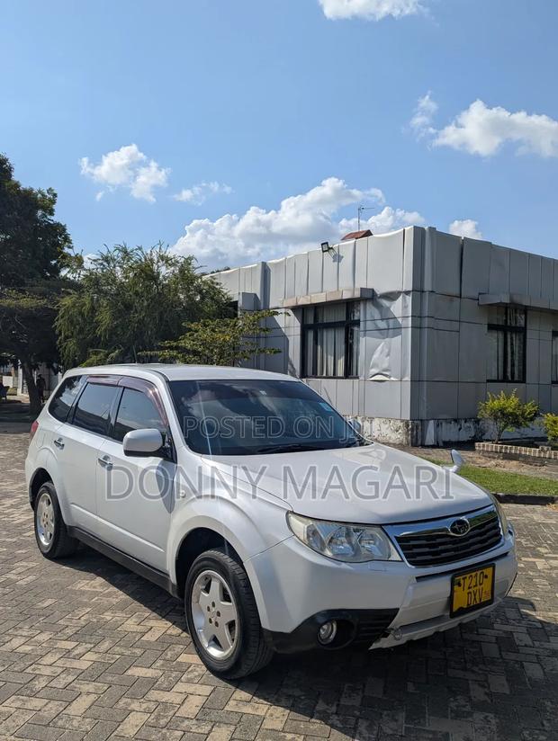 Subaru Forester 2010 White