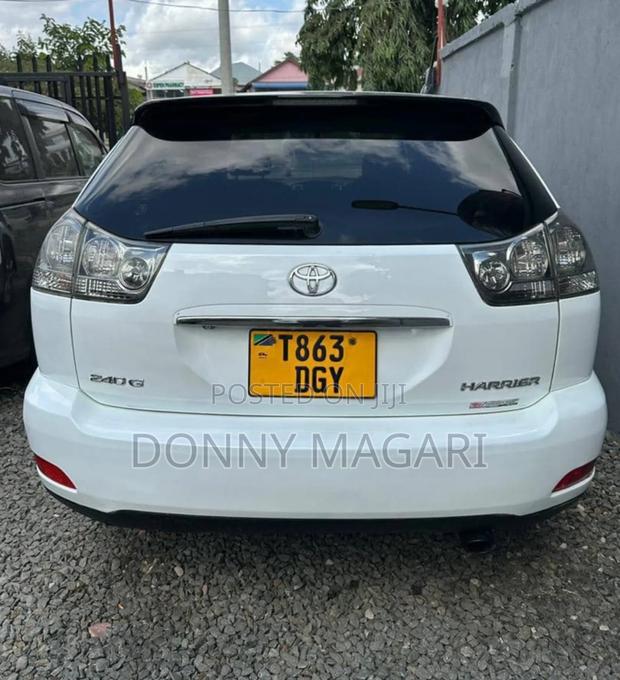 Toyota Harrier 2005 White