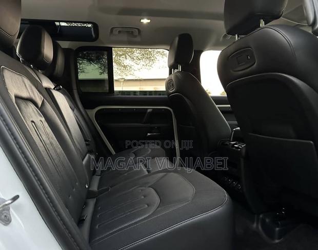 Land Rover Defender 2022 Off white