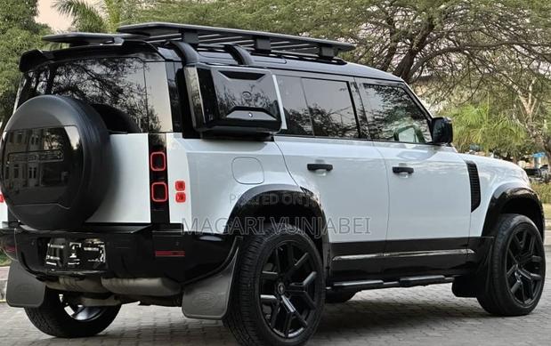 Land Rover Defender 2022 Off white