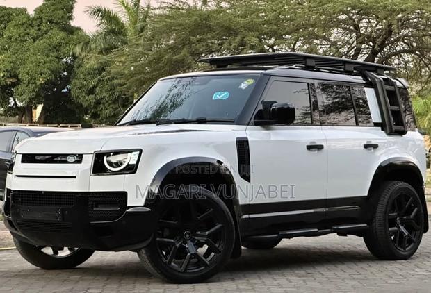 Land Rover Defender 2022 Off white