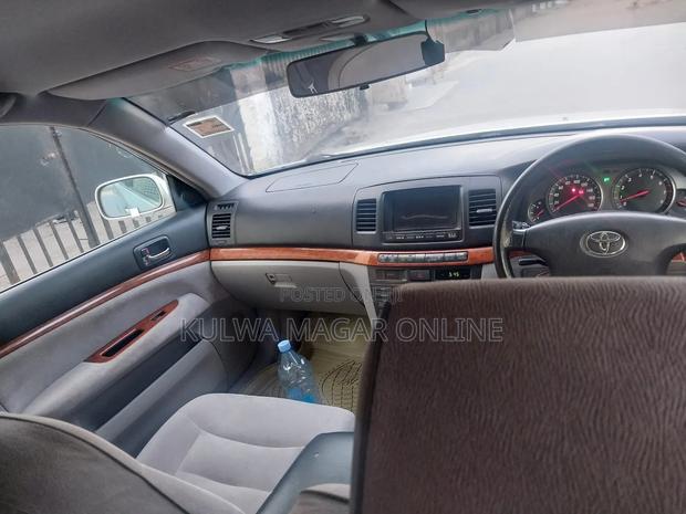 Toyota Mark II 2004 Silver