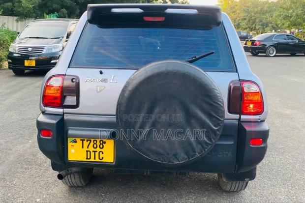 Toyota RAV4 1999 Silver