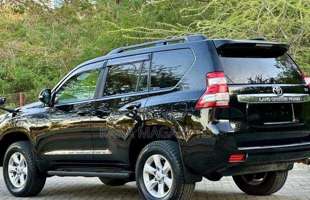 Toyota Land Cruiser Prado 2012 Black