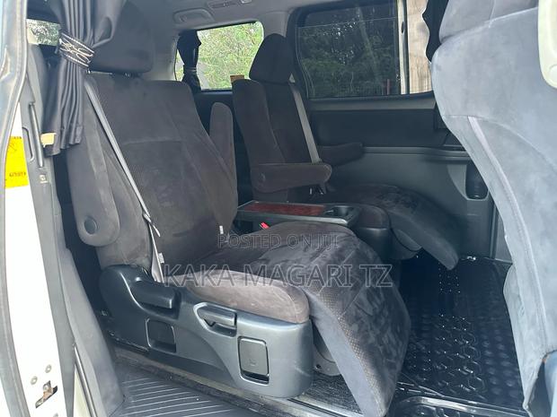 Toyota Vellfire 2011 White