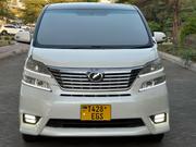 Toyota Vellfire 2011 White for sale