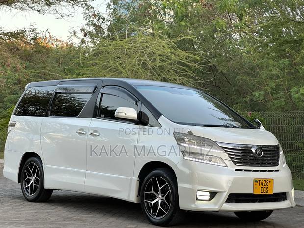 Toyota Vellfire 2011 White