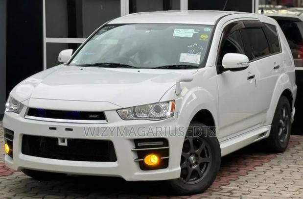 Mitsubishi Outlander 2012 Off white