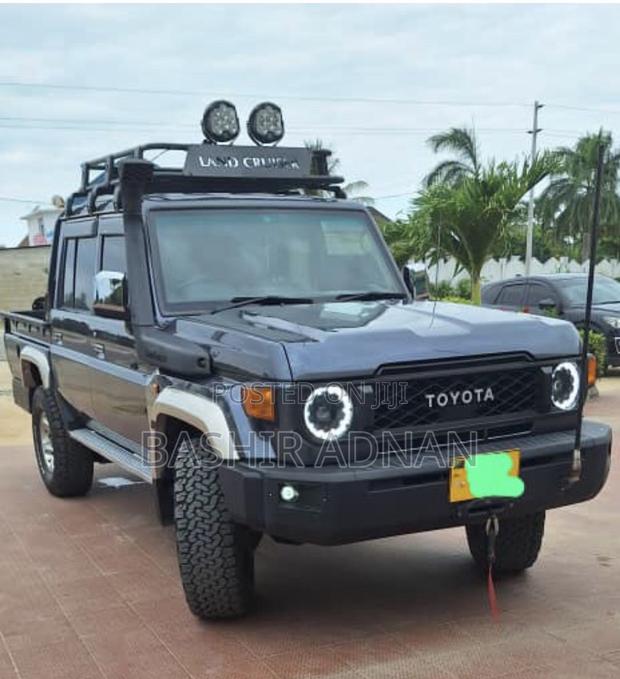 Toyota Land Cruiser 4.5 V8 TD 2017 Gray