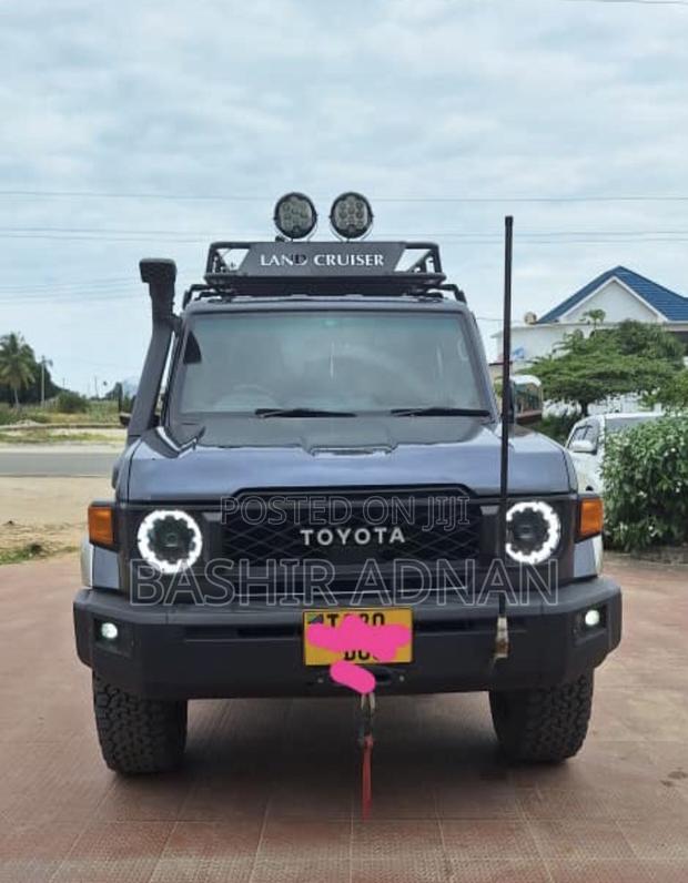 Toyota Land Cruiser 4.5 V8 TD 2017 Gray