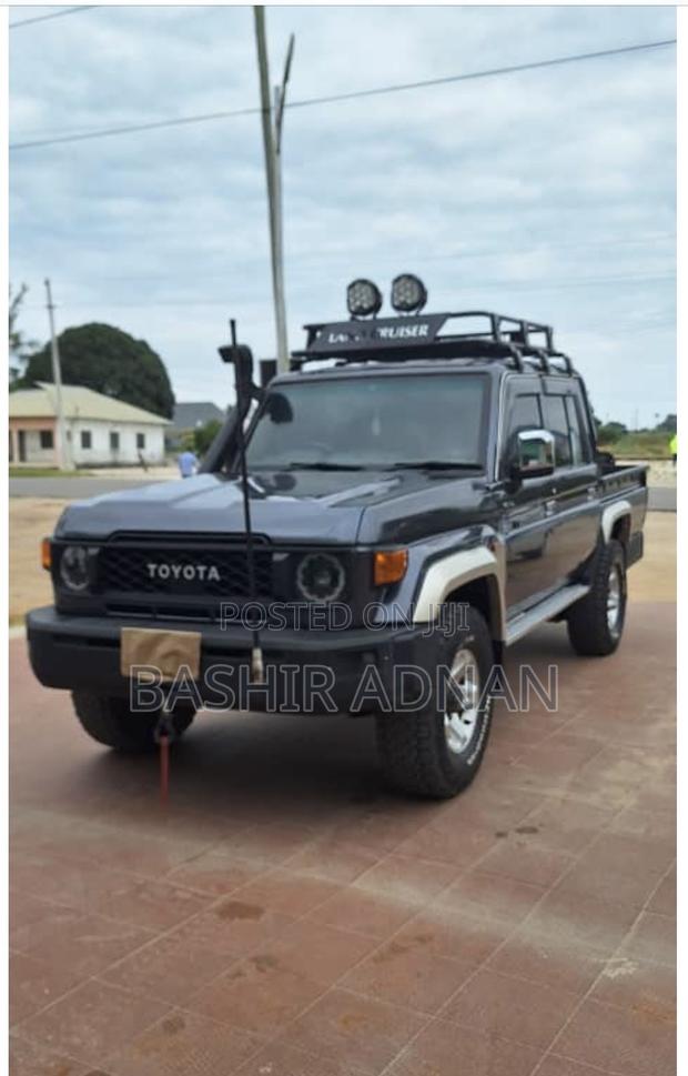 Toyota Land Cruiser 4.5 V8 TD 2017 Gray