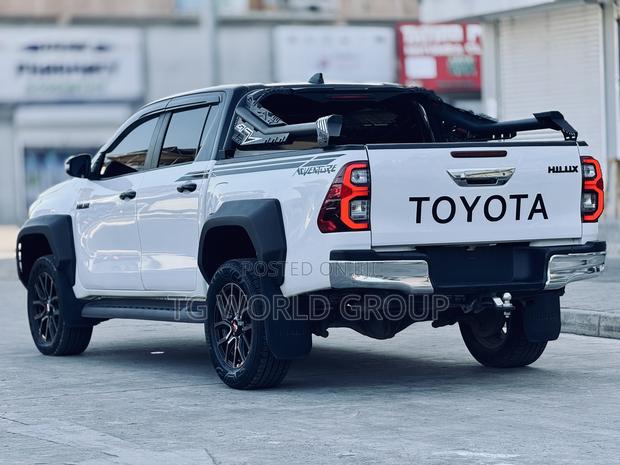 Toyota Hilux Revo Double Cab Deisel 2.8 AWD 2022 White
