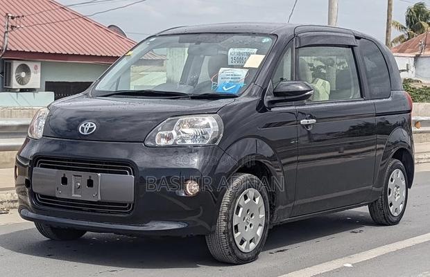 Toyota Porte 1.5 FWD 2015 Black