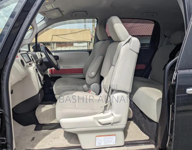 Toyota Porte 1.5 FWD 2015 Black