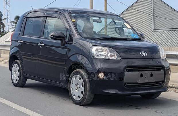 Toyota Porte 1.5 FWD 2015 Black