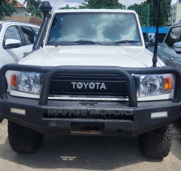 Toyota Land Cruiser 4.0 V6 EXR 2018 White