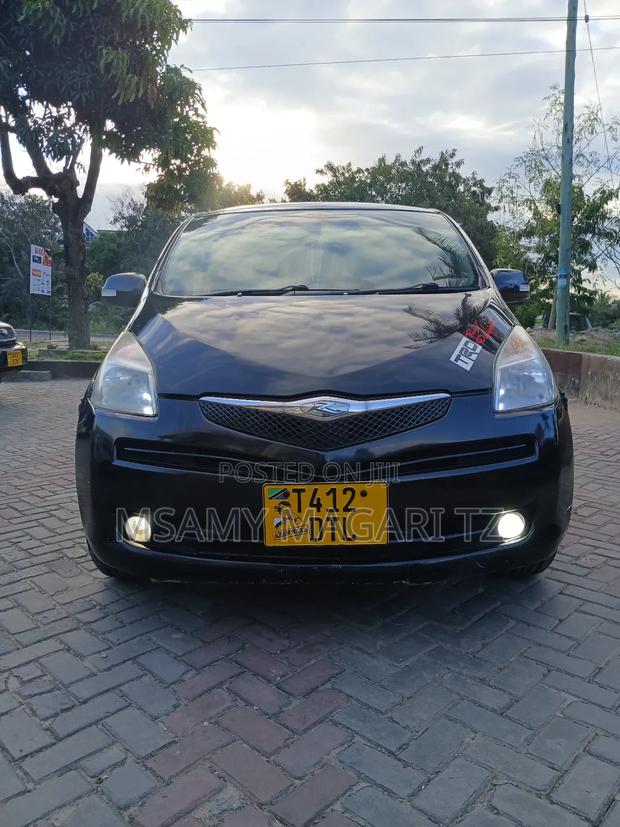 Toyota Ractis 1.5 FWD 2006 Black