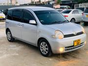 Toyota Sienta 2005 Silver for sale